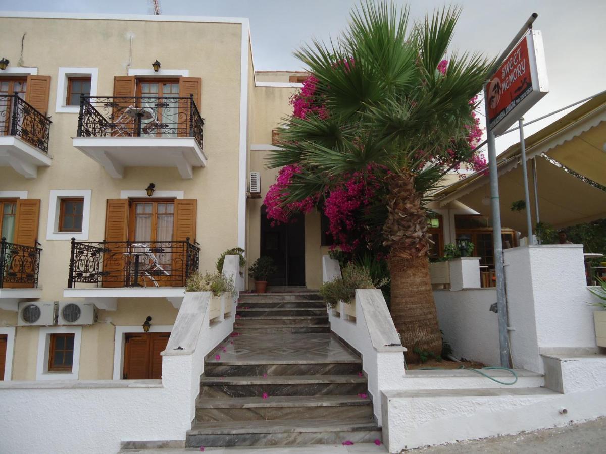 Hotel Sweetmemory Agia Marina  Exterior foto